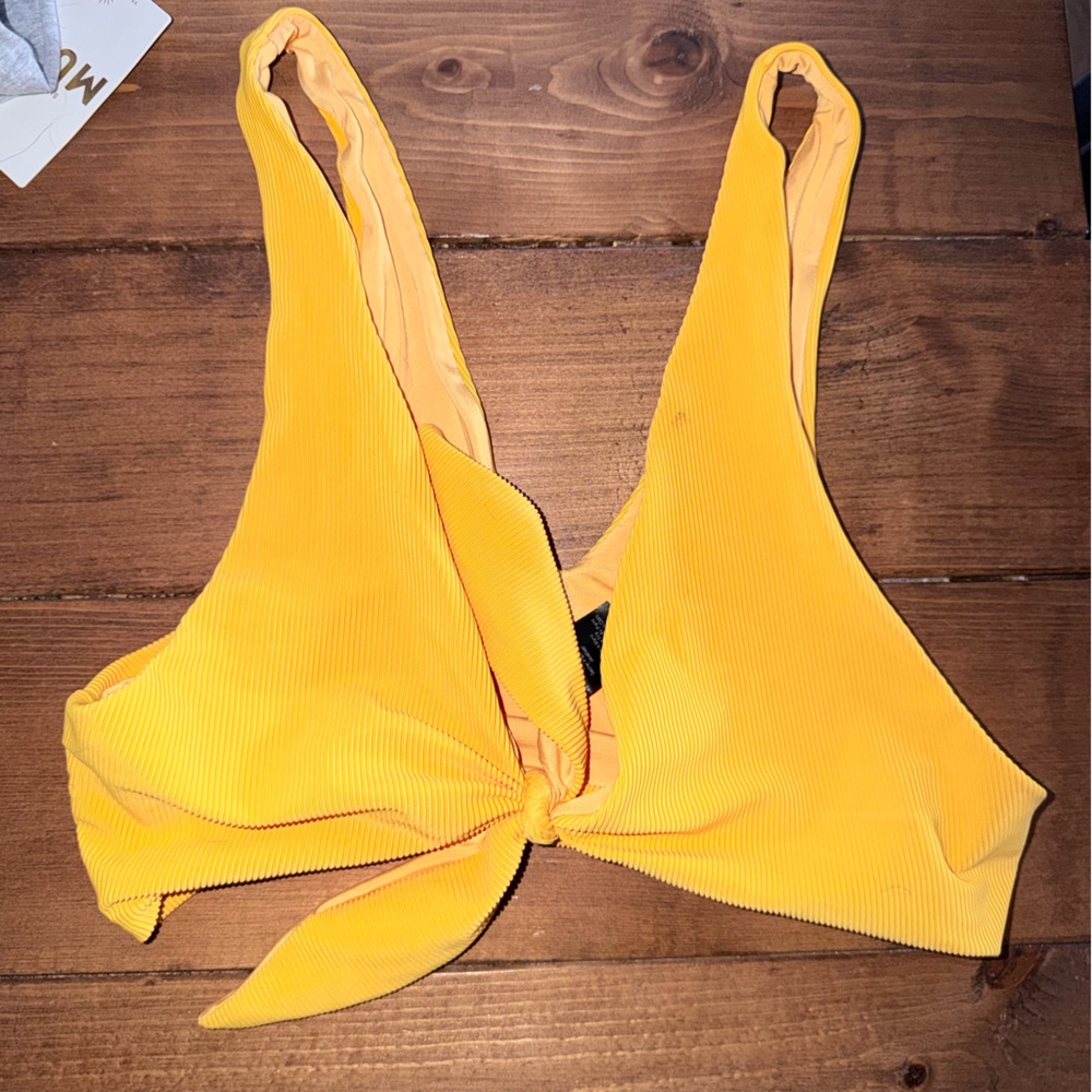 Beach Riot Dallas Ribbed Bikini Top - Picture 3 of 8